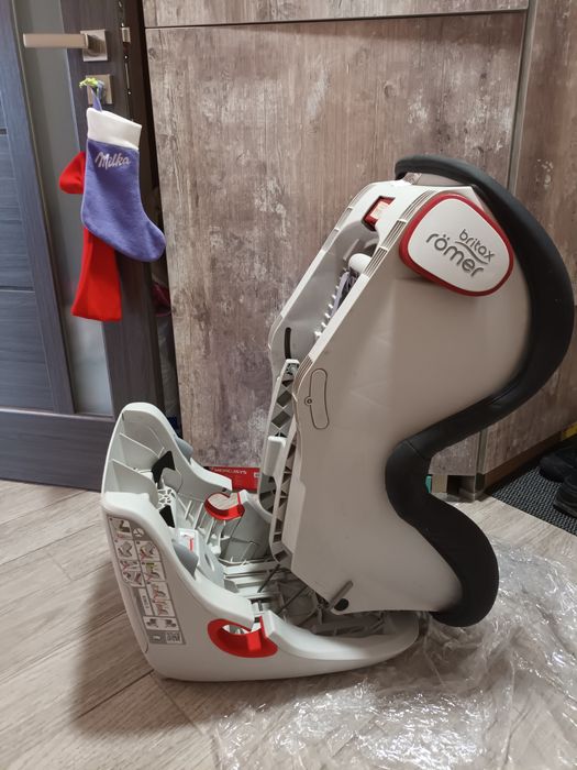 Продавам столче за кола Britax King II  група 1 (9-18 кг.)