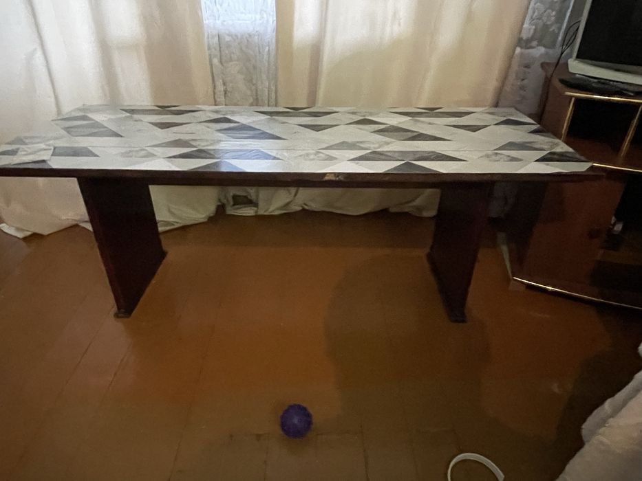 Комплект из двух столов