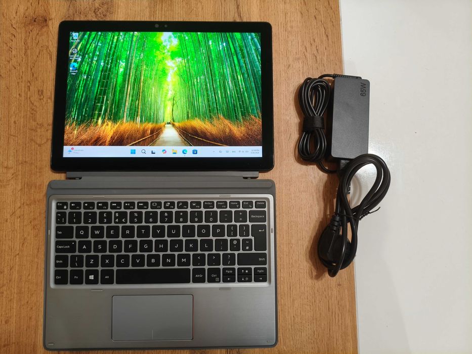 Dell Latitude 7200 2-in-1 таблет с Windows с клавиатура - i5-8265U, 8GB RAM, 256GB NVMe