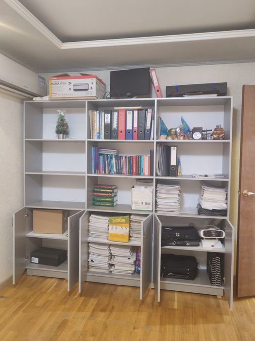 Продам шкаф,,столы, стулья.