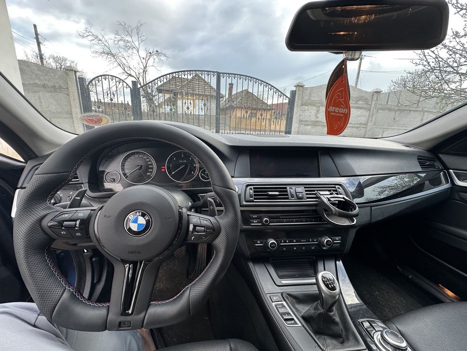Vând BMW Seria 5 Touring (F11), an fabricație 2012, motorizare 2.0 diesel (520d), cutie manuală.