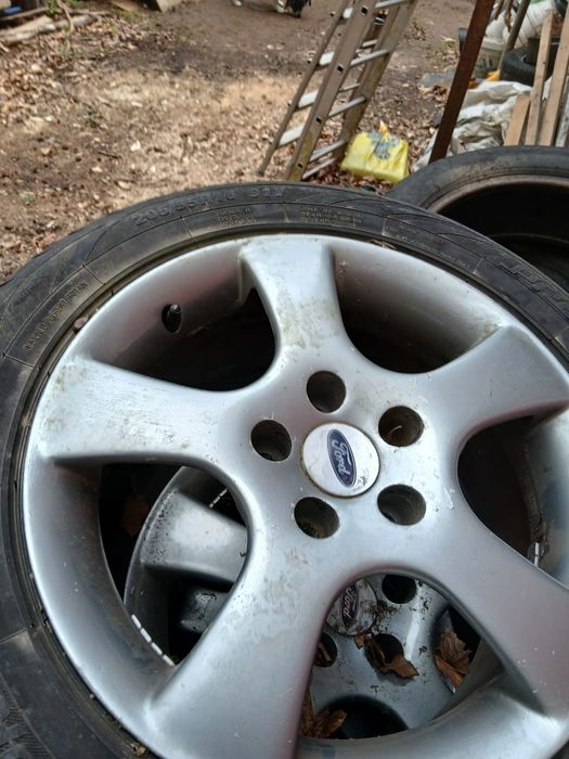 Vând roți de Ford (cauciucuri de vara)