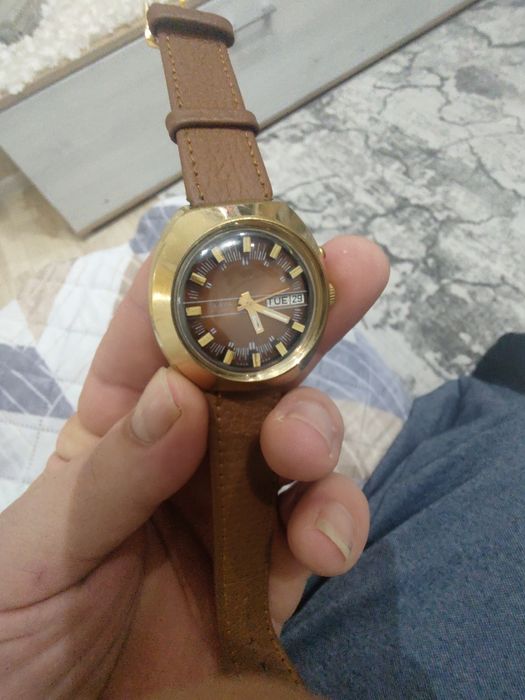 Slava часовник автоматик работи перфектно.