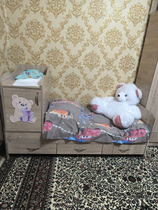 Детский шкафчик и кроватка люлька