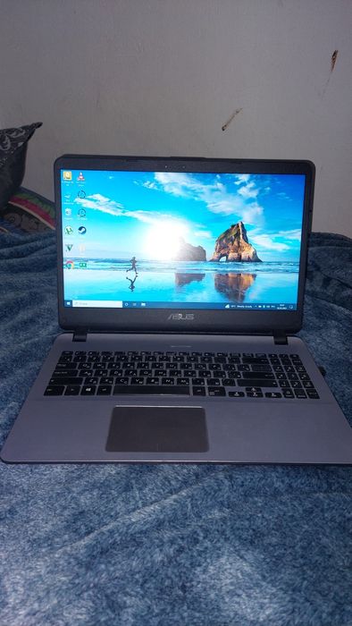 Ноутбук асус X507M