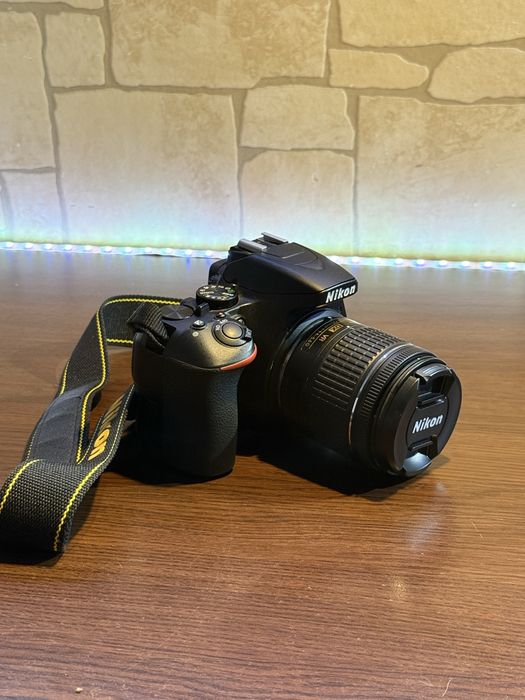 Aparat foto DSLR Nikon D3500 + Obiectiv AF-P NIKKOR 18-55mm G + Geantă