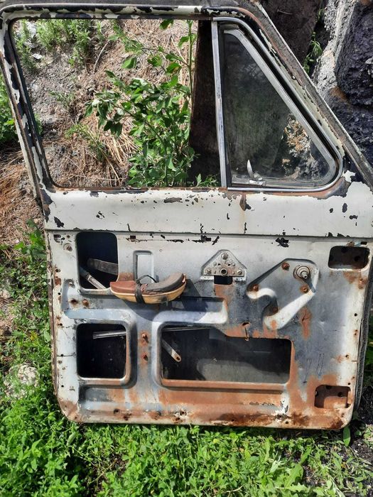 Продам дверь б/у газ 21