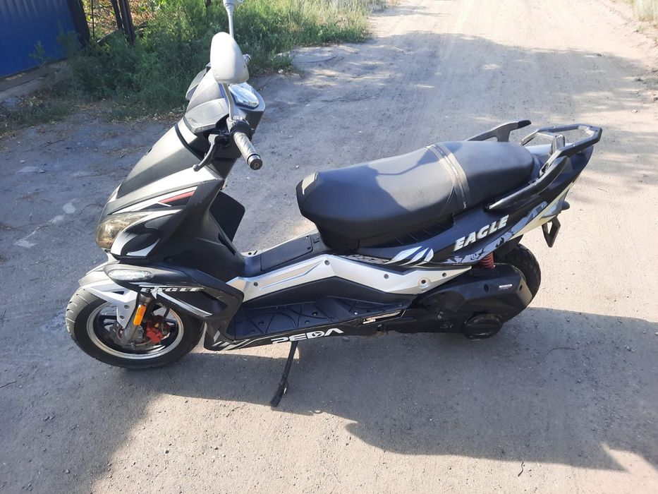 Скутер 150 кубов