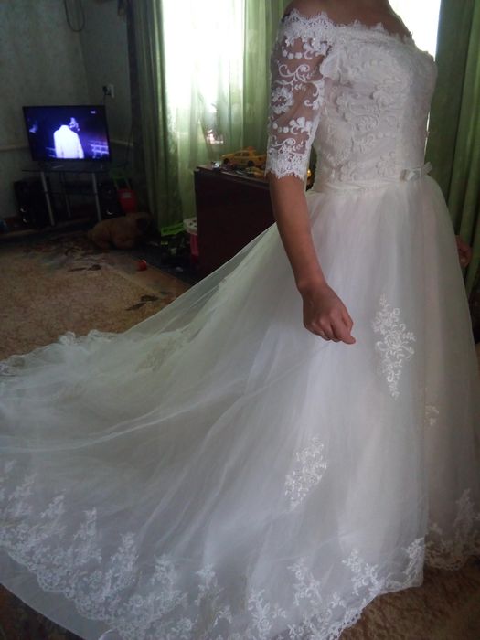 Свадебное платье идеальное состояние класика  можно и обручь  одеть