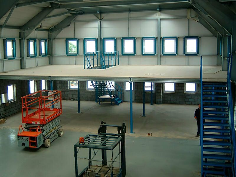 Подиум разделение из металлоконструкций