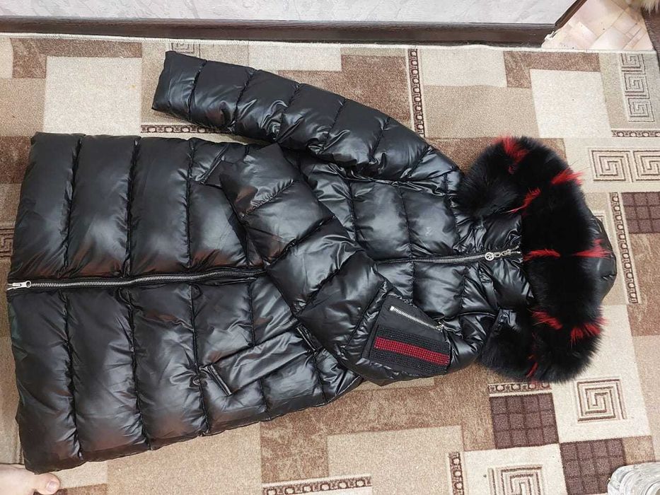 Продам зимнюю куртку на девочку