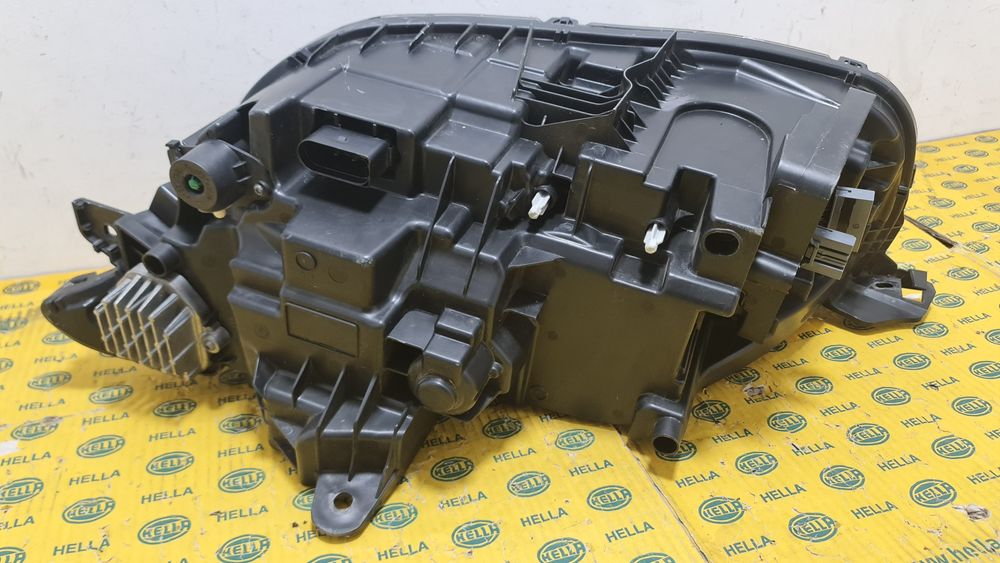 Far full led matrix active high beam Volvo XC90 2 II 32228689 modul