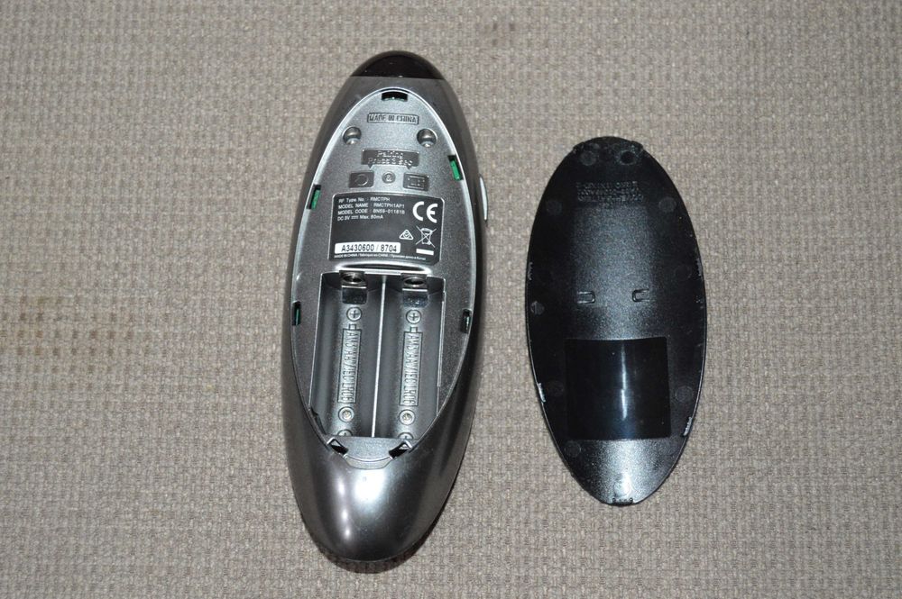 Telecomandă Smart Samsung Originală RMCTPH1AP1 (BN59-01181B) cu Control Vocal și Touchpad – Stare Excelentă
