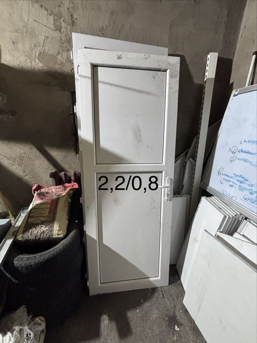 Продам бу двери пластик и дерево