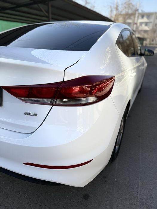 Hyundai Elantra GLS 2017