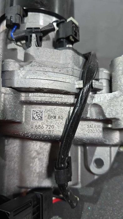 Pompa apa cu suport NOUA 11519886720 Bmw 3.0 4.0 D B57