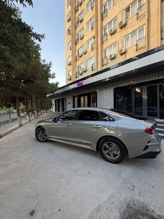 Kia K5 3 pozitsiya