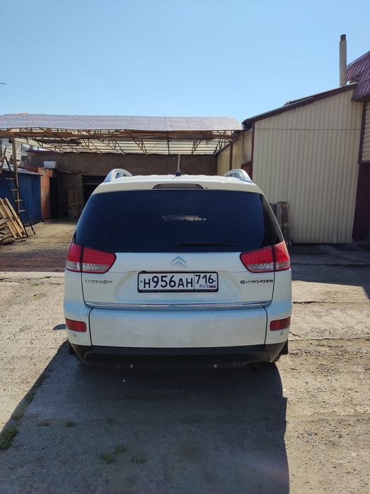 Автомобиль Citroen C-Crosser