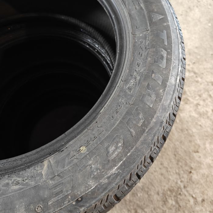 R18 235/60 Комплект всесезонной резины