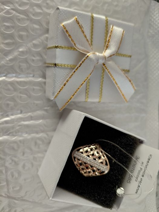 Продам золотое кольцо новое