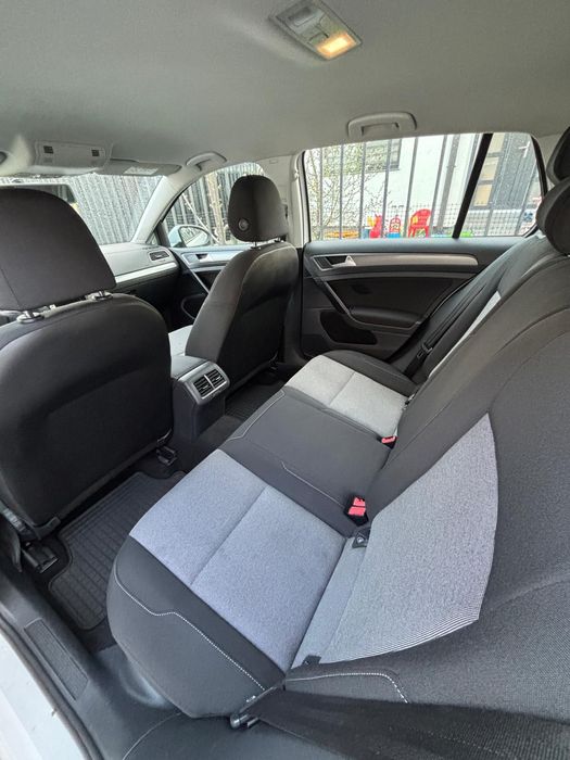 Vând Volkswagen Golf VII 2015 1.6 TDI Trendline - BlueMotion , Euro 6, Consum foarte mic