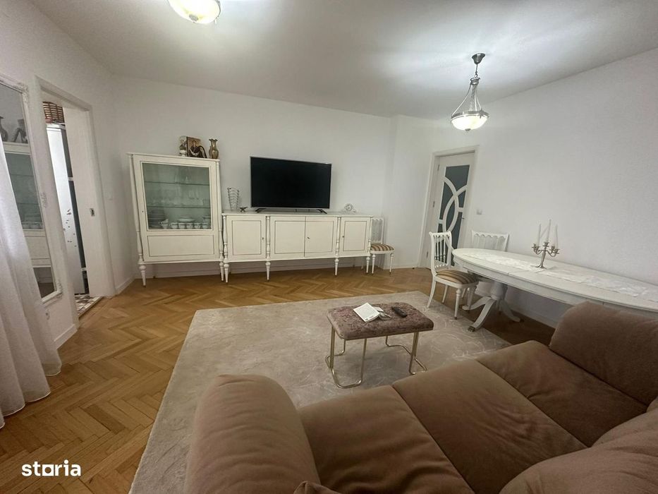 Apartament 3 camere, Sala palatului!