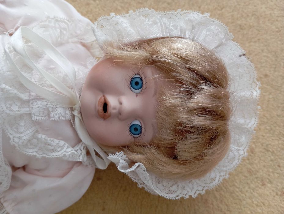 Немска порцеланова кукла