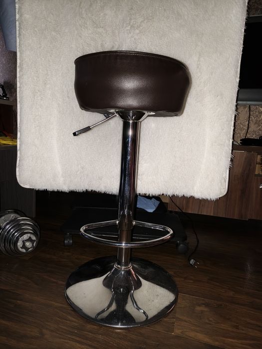 Барный стул в отличном состояние