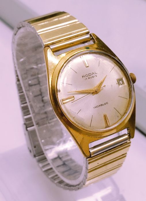 Ceas bărbătesc Modal mecanic, 17 Rubine, din anii 1960, inox, cu dată.
