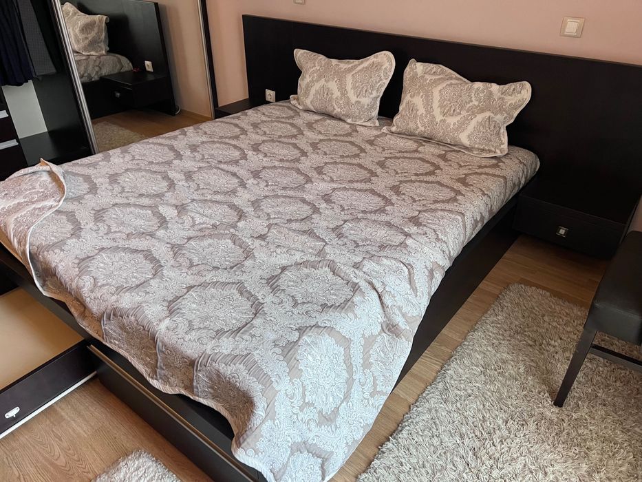 Спалня 160x200 с повдигащ механизъм и шкафчета