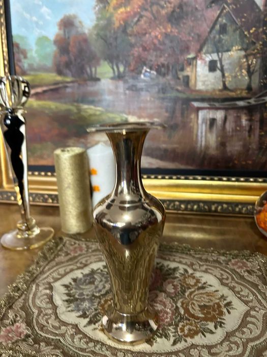 A107 Vaza decoratiune de alama veche 271g 20h si 7d
