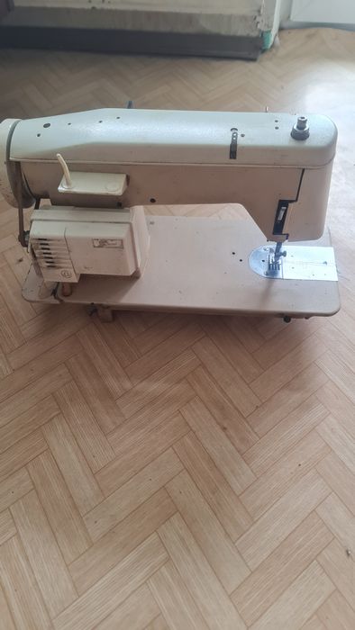 Електрическа шевна машина