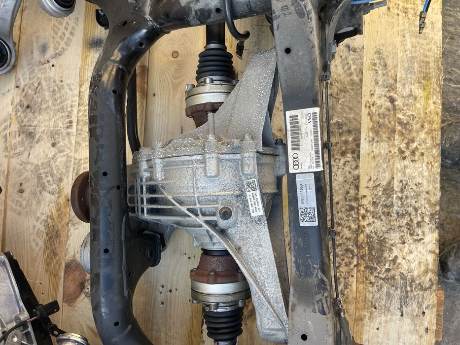 Punte spate Audi Q7 Q8 3.0 tdi