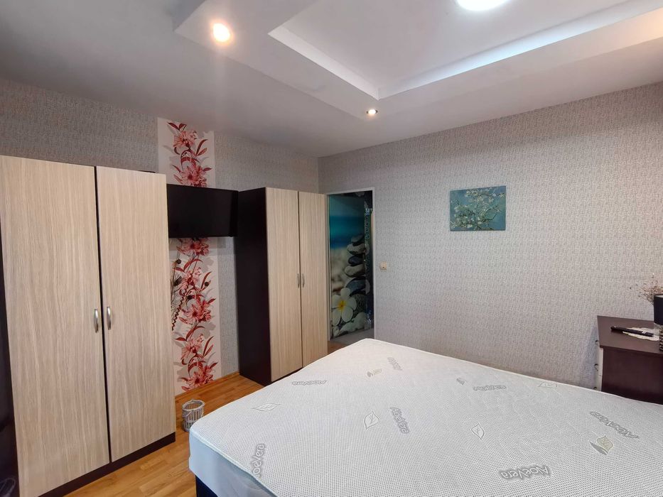 Продава се Тристаен апартамент в Плевен, Дружба 1 - 80 кв.м за 765 €/кв.м - Снимка #4