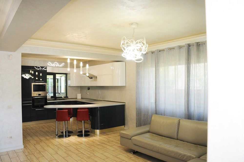 Casa de vanzare Vanatori-Crang P+M constructie 200 mp an 2017 curte 400 mp, complet mobilata si utilata, liberă locuibilă imediat