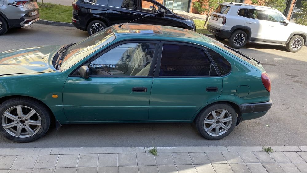 Toyota Corolla 1998 года выпуска