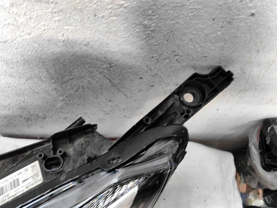 Оригинален фар Пежо 2008  Peugeot 2008 Face Led