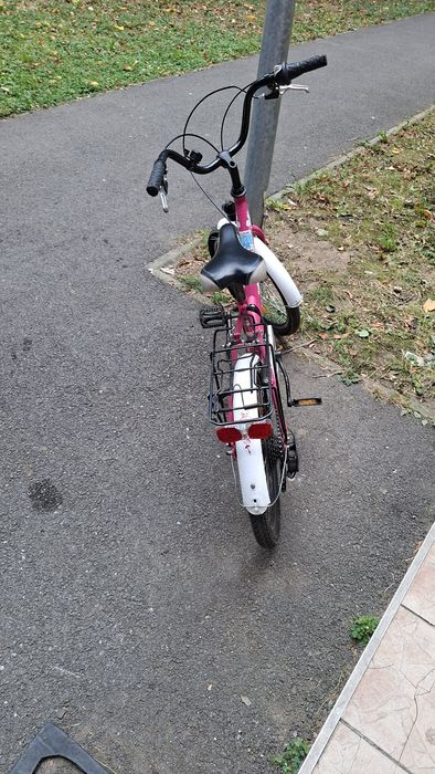 Vând bicicleta 20" in stare bună