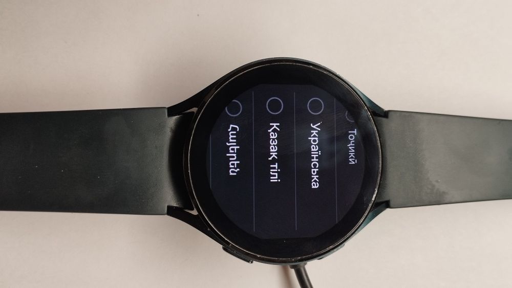 Samsung Galaxy Watch4 (модель SM-R870)