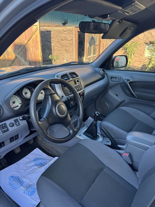 Vand Toyota Rav4 in stare buna.