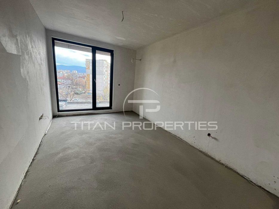 Продава се Тристаен апартамент в Пловдив, Кючук Париж - 105 кв.м за 1458 €/кв.м - Снимка #1