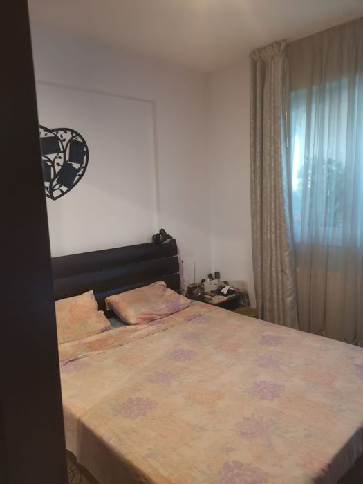 Vânzare apartament 3 camere utilat și mobilat