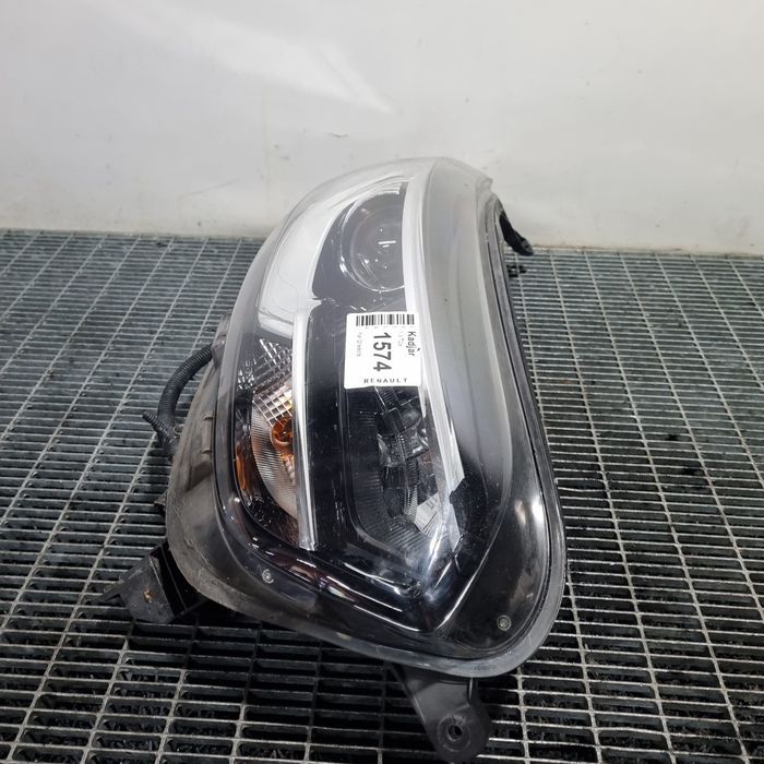 Far Dreapta Renault Kadjar 2015 - 2018 SUV 4 Usi (1574) Cu lupă Garantie