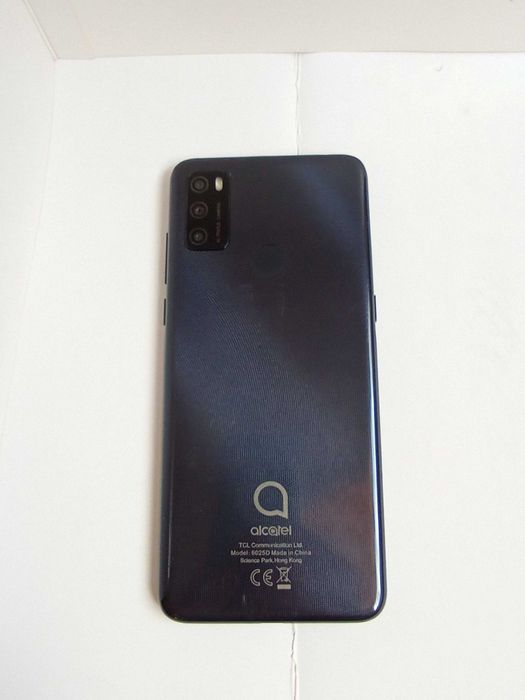 Alcatel 1S 2021 с протектори и зарядно