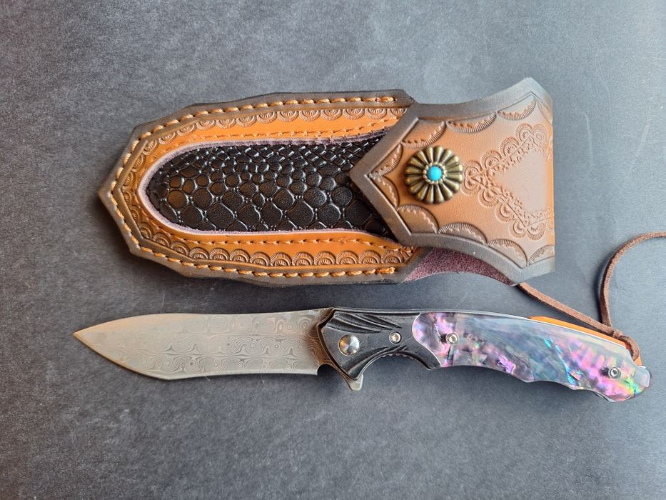 Сгъваем нож от дамаскова стомана VG10 с кожен калъф