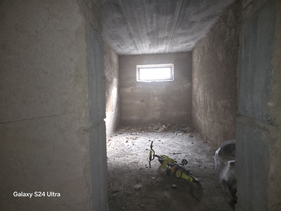 Rudakiy 181 dom yarim podval