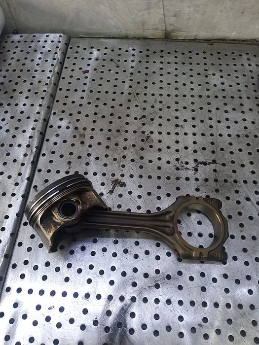 Piston cu biela 1.4 tsi vw golf 6 5k