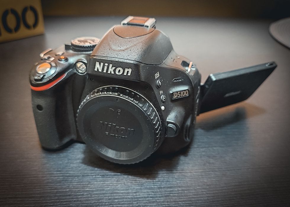 Тяло Nikon D5100