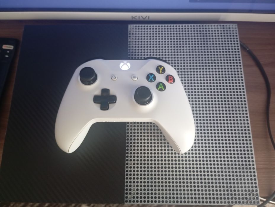 XBOX One S 1000гб
