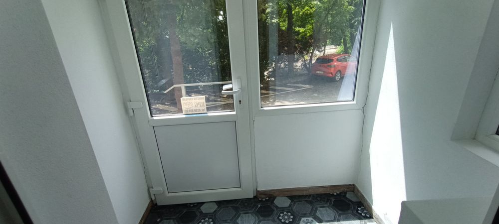 Vând apartament cu doua camere Oituz